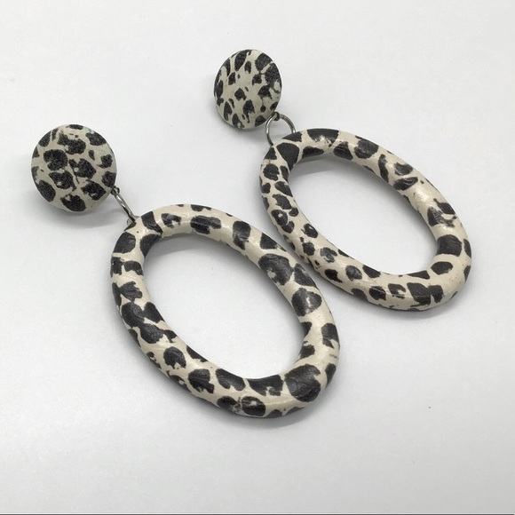 Vintage leather earring - Picture 1 of 2